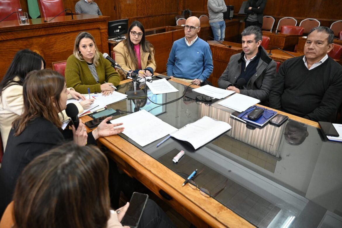 Mar del Plata: “Montenegro recibe $1.000 millones de la provincia para las escuelas y usa apenas 60 para obras”