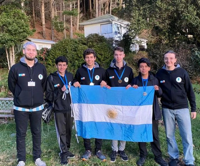Estudiantes argentinos ganaron medalla de oro en la 33º Olimpiada de Matemática