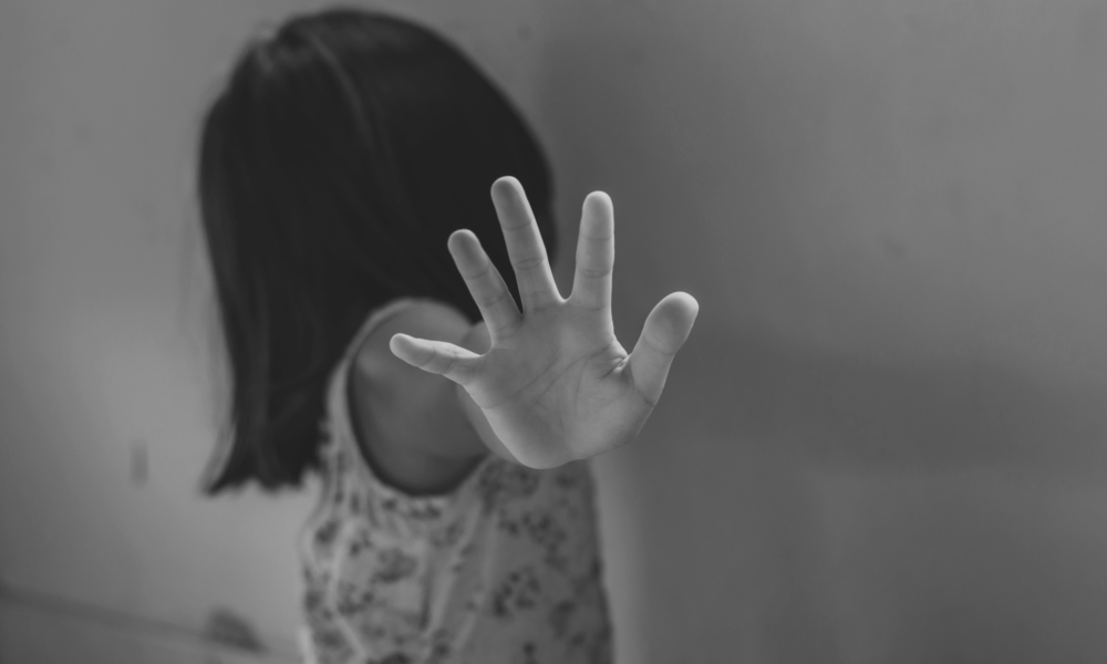 Toman un colegio y denuncian abuso a una alumna de primario en un viaje estudiantil