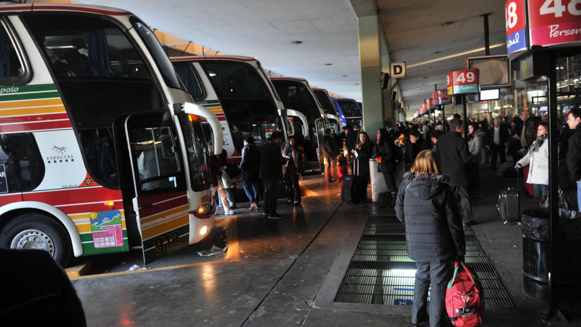 Una amenaza de bomba obligó a evacuar la terminal de micros de Retiro