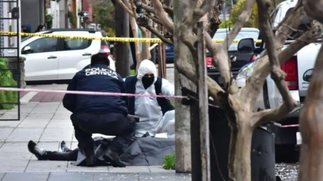 Misterio en Quilmes: un tirador anónimo baleó a tres ladrones y uno murió