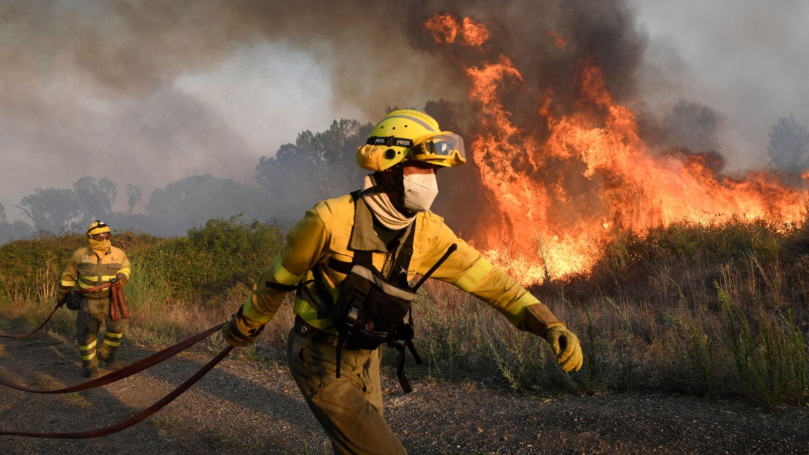 Un incendio forestal en Francia lleva arrasadas 2.000 hectáreas y hay cientos de personas evacuadas