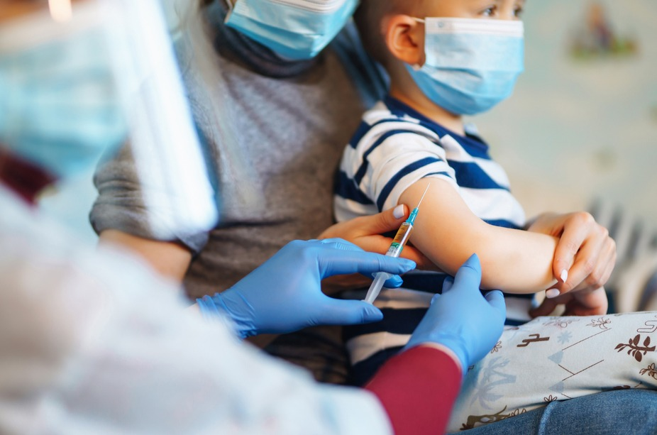 Kreplak instó a vacunar a niñas y niños de 1 a 4 años con dosis de la triple viral y contra la polio