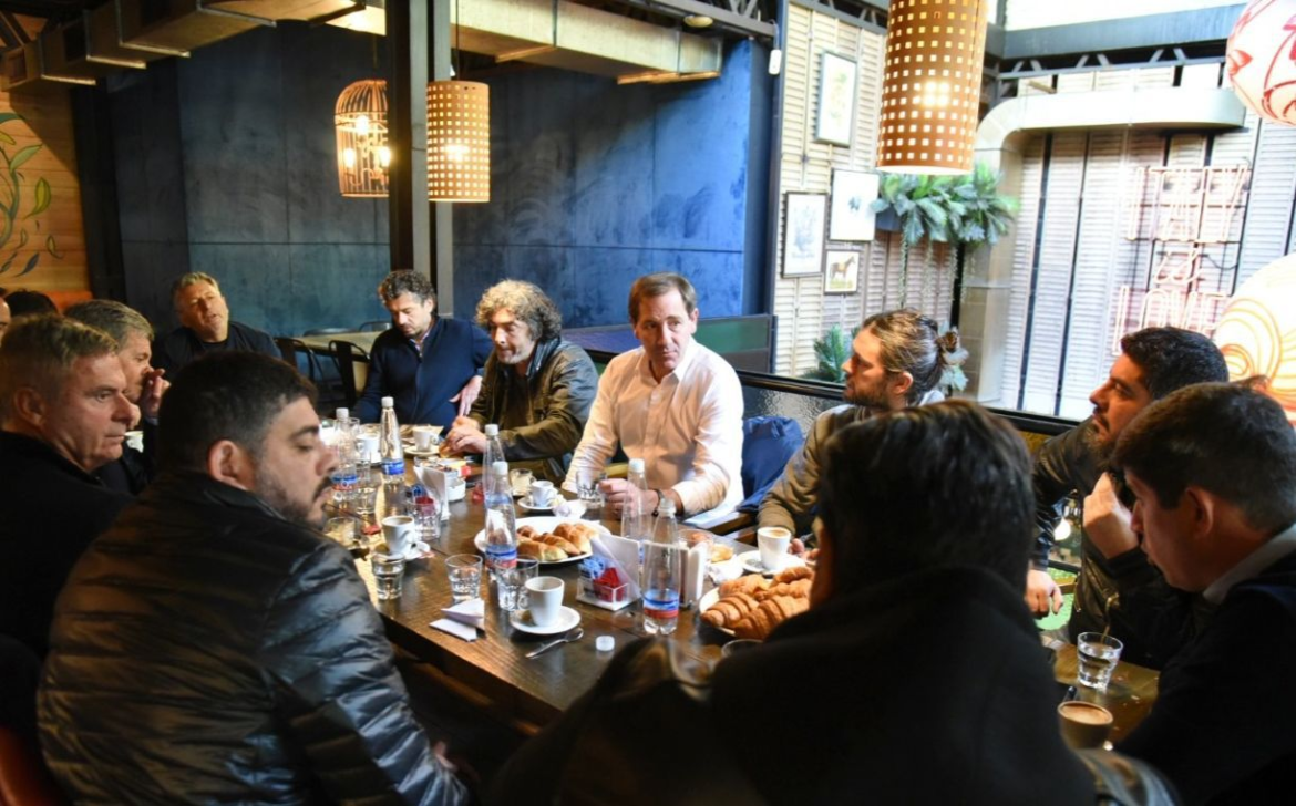 Para potenciar consumo gastronómico, mantendrán decks de la calle hasta marzo de 2023