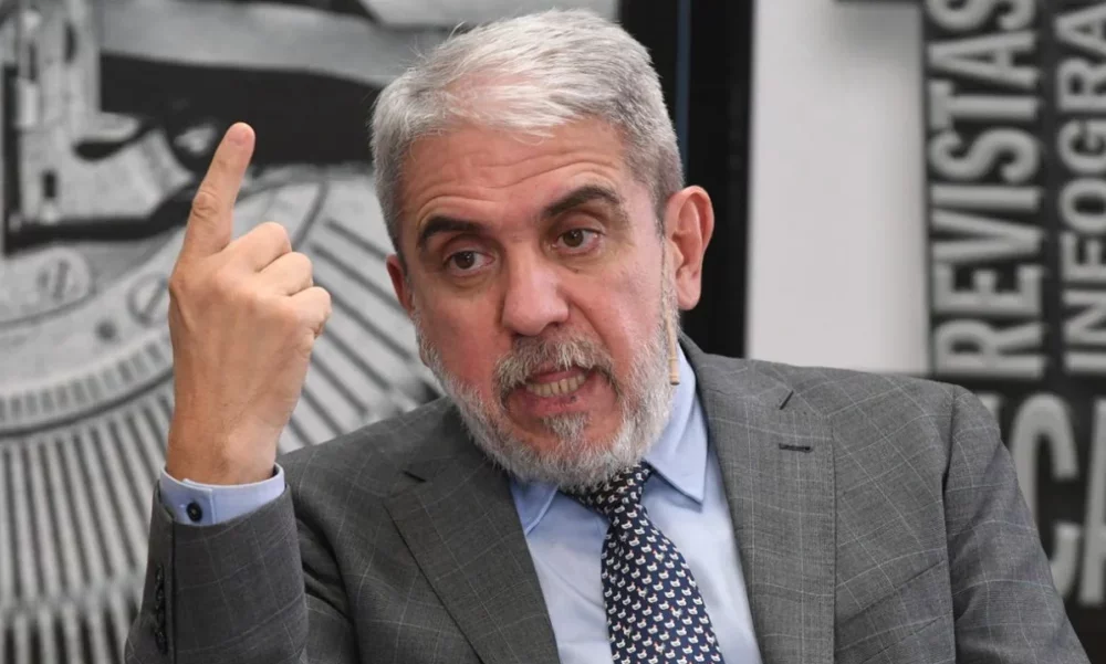 Aníbal Fernández aseguró que se cumplieron los protocolos y que la Policía no manipuló el teléfono