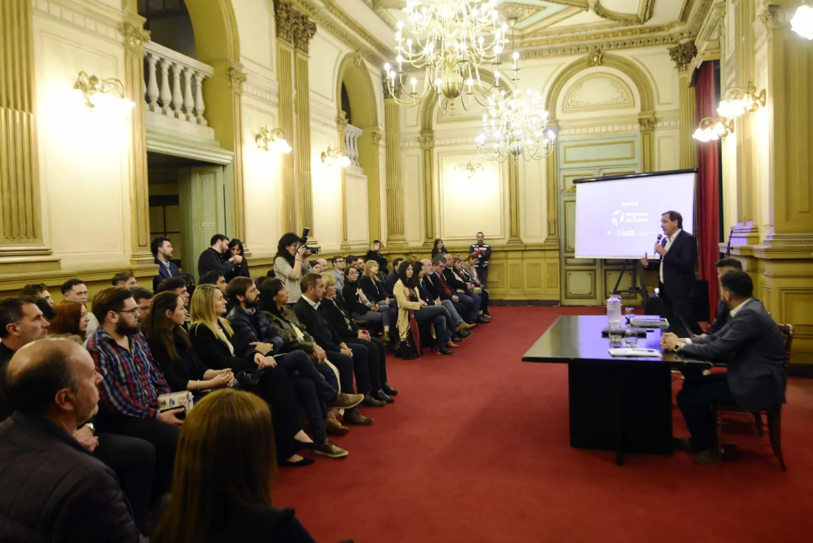 La Plata: Julio Garro anunció beneficios clave para promover capacitaciones y trabajo en el mundo digital