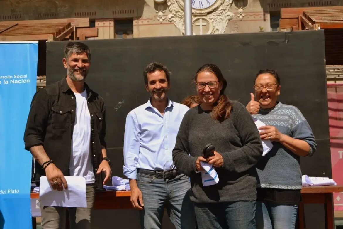 Mar del Plata: Entregaron 70 lentes especiales a personas sin ingresos