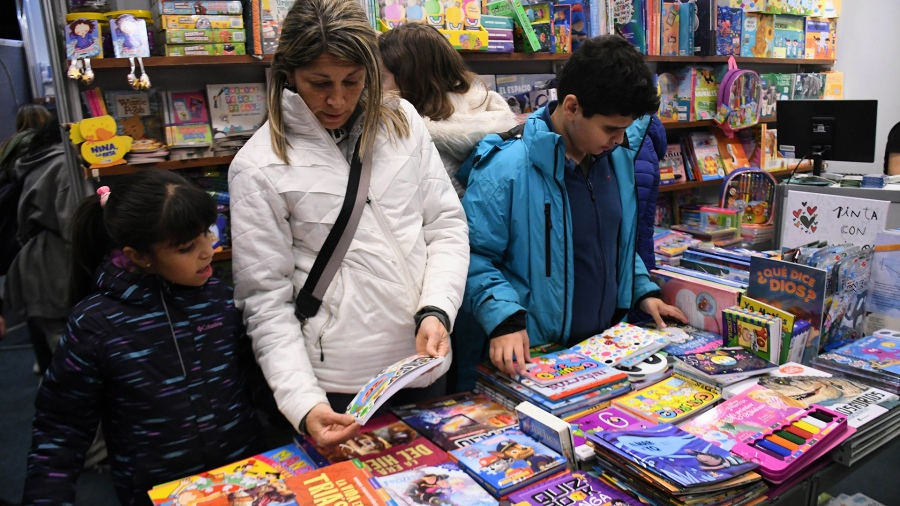 Alejandro Dolina, Ana María Shua y Pedro Saborido, en la Feria del Libro de San Martín