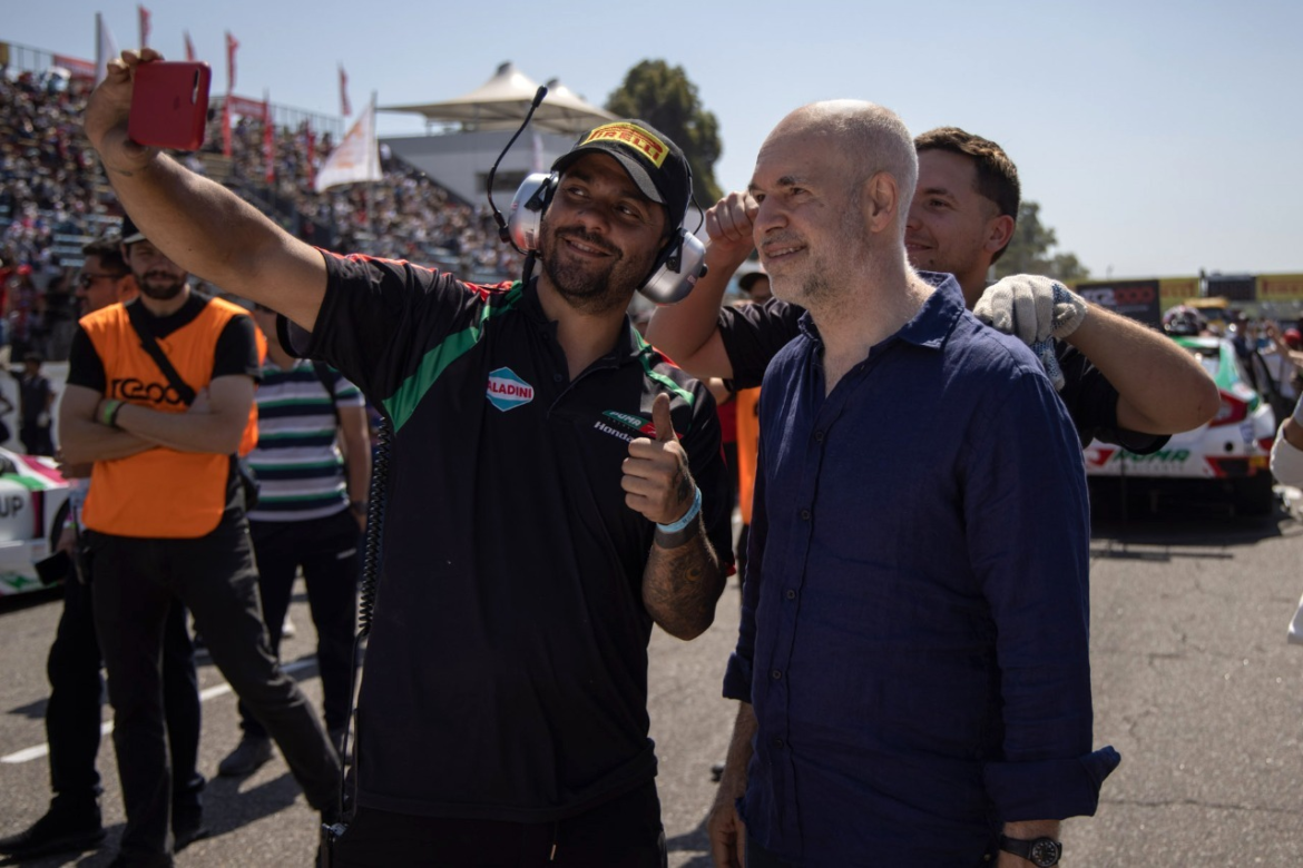Rodríguez Larreta participó de la gran fiesta del TC2000 que se vivió en la Ciudad