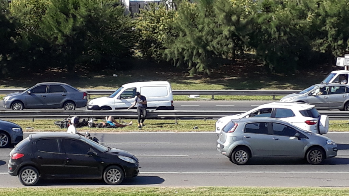 Tres heridos tras un choque múltiple en la autopista Panamericana