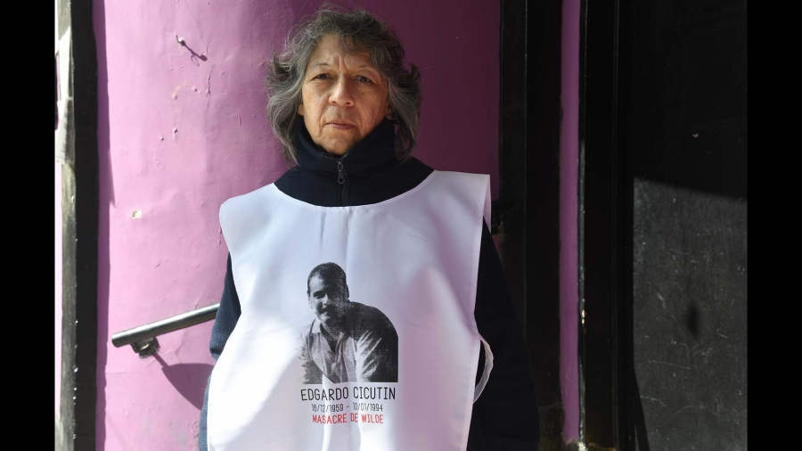 Comienzan a juzgar a siete expolicías por la «Masacre de Wilde», ocurrida hace 28 años