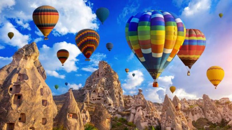 Dos turistas muertos al caer un globo aerostático en Turquía