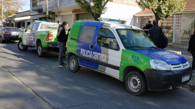 Los Hornos un hombre murió aplastado por una pared de su vivienda