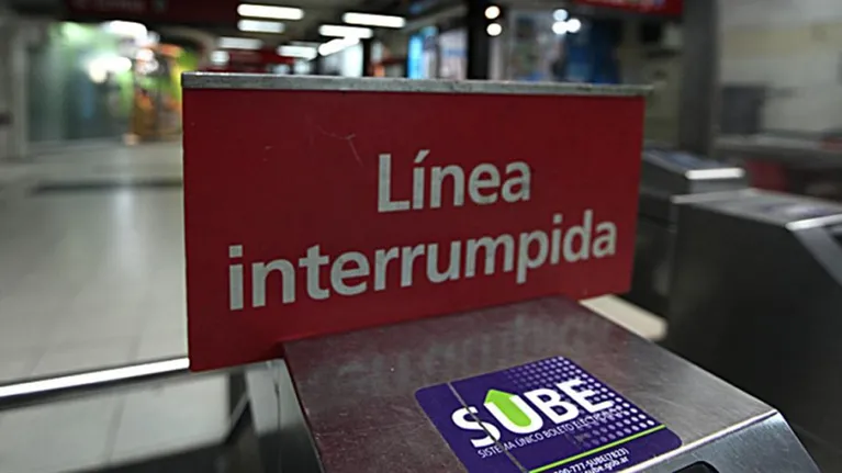 Subtes: Línea B interrumpida por una medida de fuerza sorpresiva