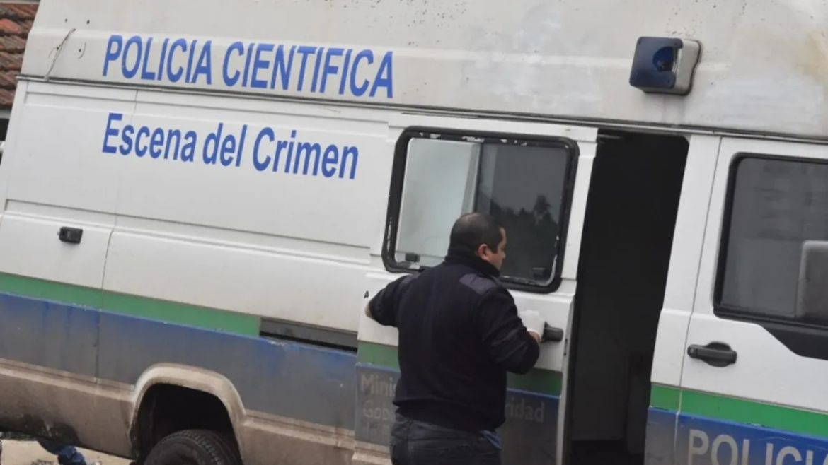 Con más de 100 puñaladas, asesinan a una anciana de 78 años en Florencio Varela y detienen a su hijo