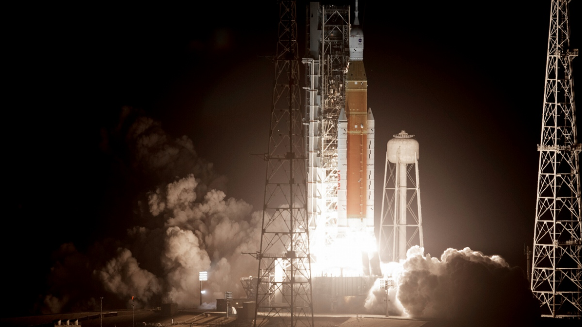 Video: Artemis I despegó con el megacohete lunar y la nave Orion de la NASA