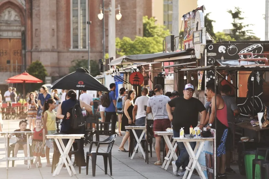 Los emprendedores platenses tendrán su lugar en los festejos del 140º Aniversario