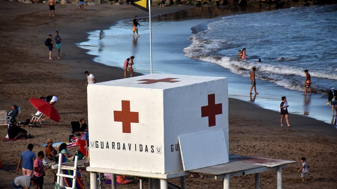 Mar del Plata: Comenzó hoy en la ciudad el operativo de seguridad en playas con despliegue de guardavidas