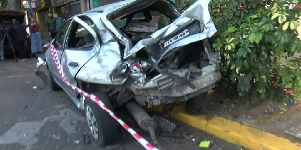 Boedo: roban un auto, chocan a un colectivo y trece personas resultaron heridas