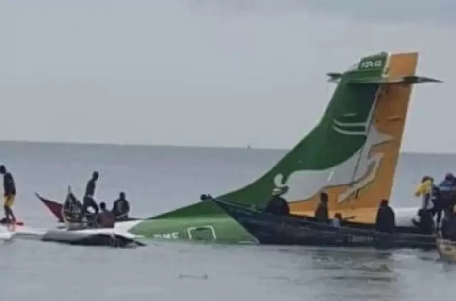 Un avión de pasajeros se estrelló en un lago en Tanzania