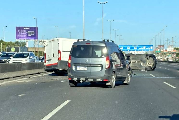 Dos heridos por un choque en autopista Panamericana, altura Don Torcuato