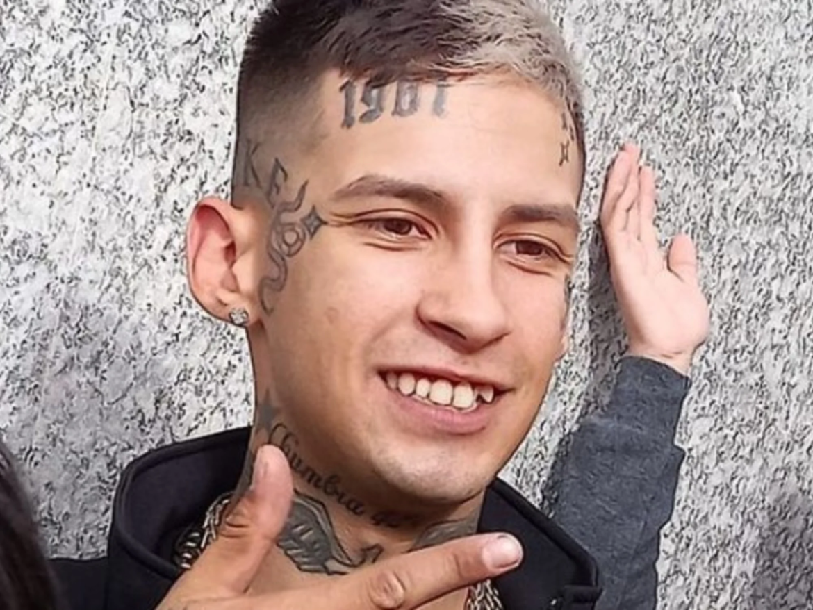 La foto que L-Gante compartió viendo el partido con un arma, tras las criticas la borró y dio una «explicación»