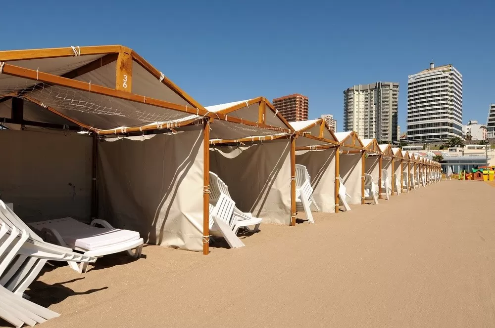 Cuánto cuesta alquilar una carpa en Pinamar y Cariló