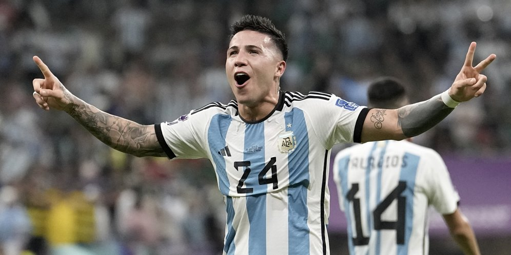 Manchester United pagaría una suma millonaria por Enzo Fernández