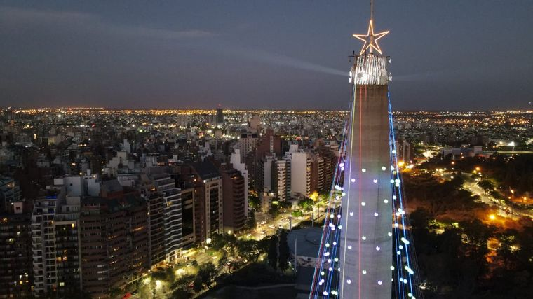 Encendieron el tradicional Árbol de Navidad en la capital de Córdoba