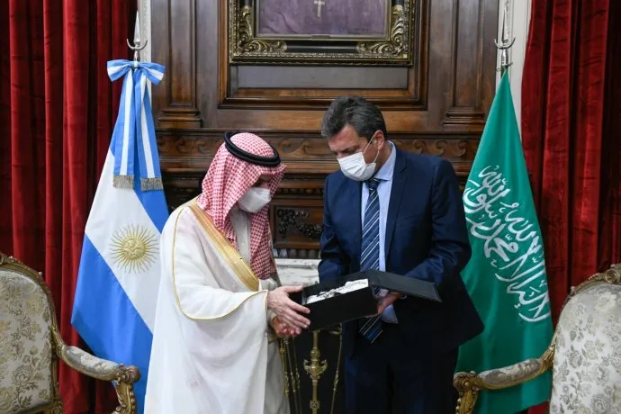 Massa se reunió con los embajadores de Arabaia Saudita e Israel