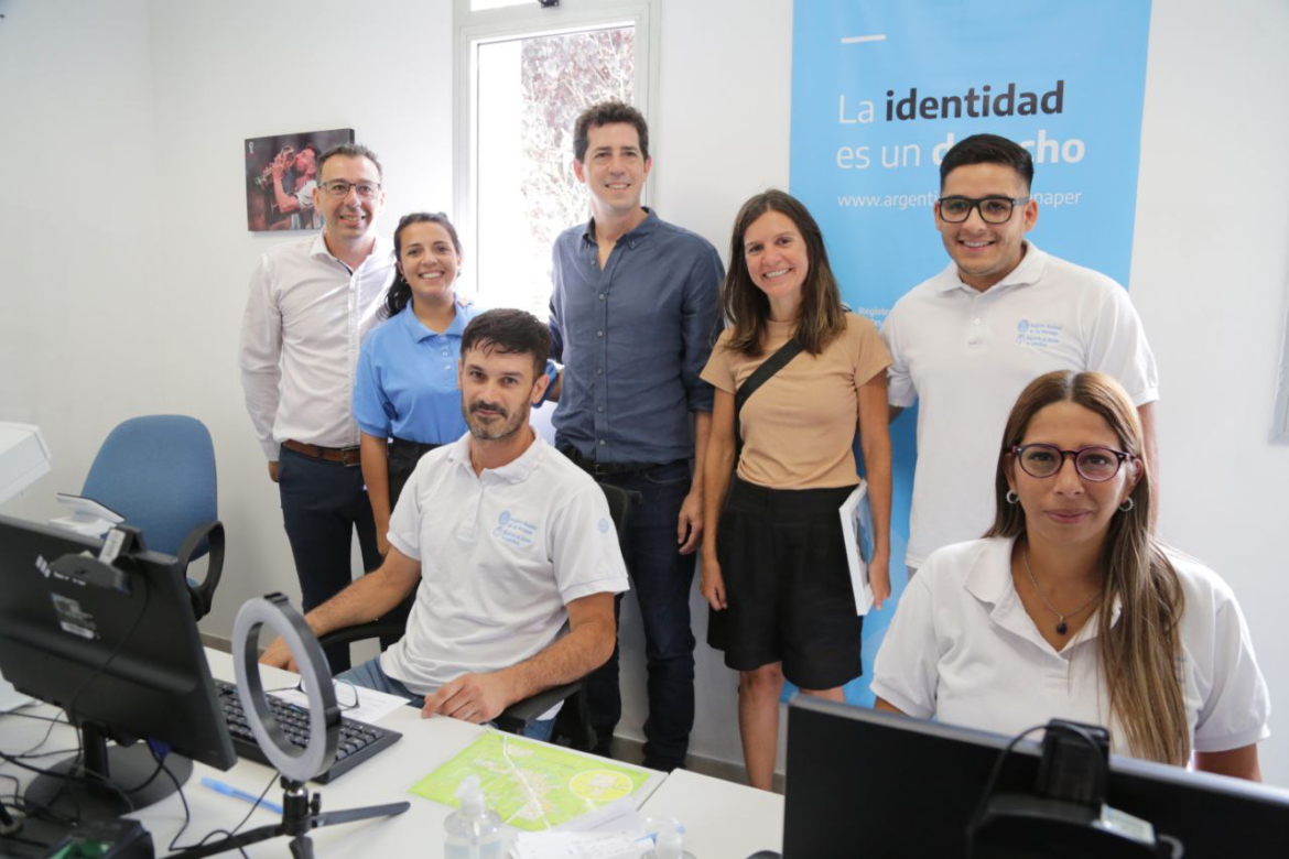 Raverta y De Pedro inauguraron un punto de atención Renaper en la oficina de Anses de Batán
