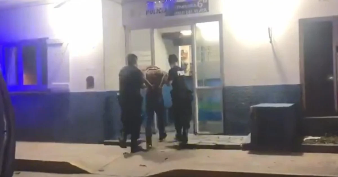 Un hombre fue detenido tras retener, golpear y picanear a su mujer en su vivienda