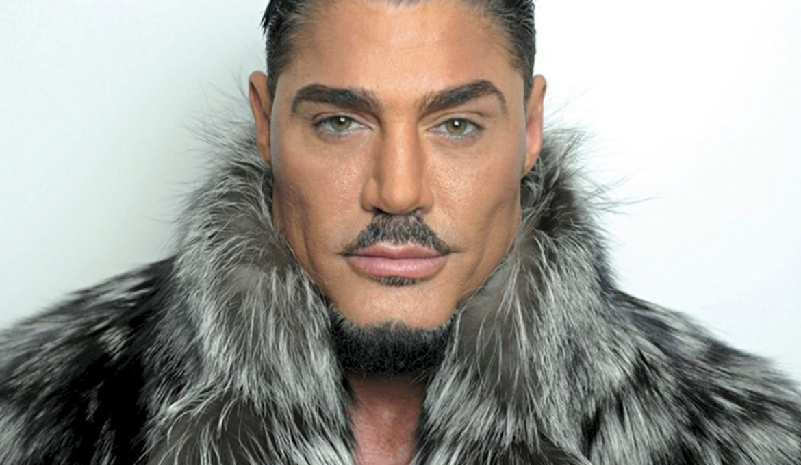 Se estrena la docuserie sobre Ricardo Fort: «El comandante Fort»