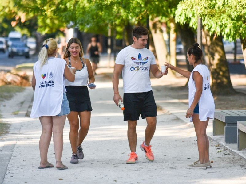 El Municipio instaló puntos de hidratación para evitar golpes de calor ante las altas temperaturas
