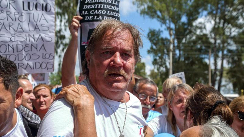 «Deben ser separadas», dijo el abuelo de Lucio Dupuy antes de la audiencia por las penas