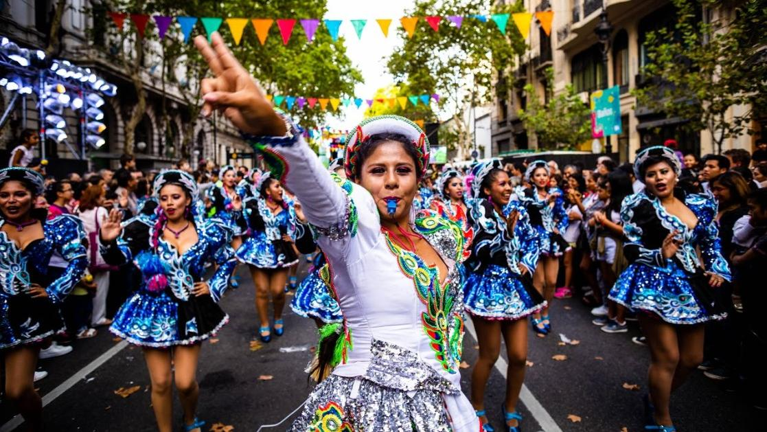 Cientos de familias disfrutaron del Carnaval Porteño con cuatro murgas emblemáticas
