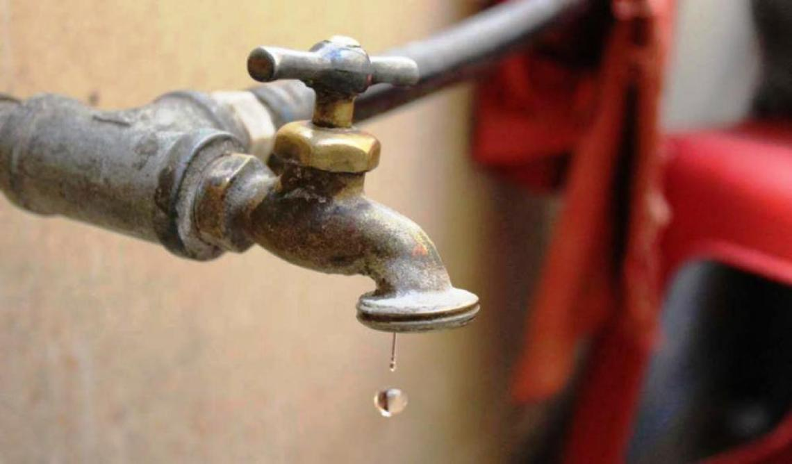Eximirán del pago del agua a aquellos que hayan hecho el reclamo por la falta del servicio