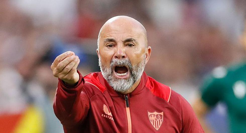 El DT argentino Jorge Sampaoli fue despedido por el Sevilla de España
