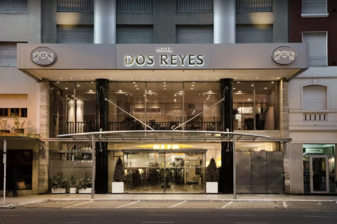 Roban cinco autos de la cochera del hotel Dos Reyes en Mar del Plata