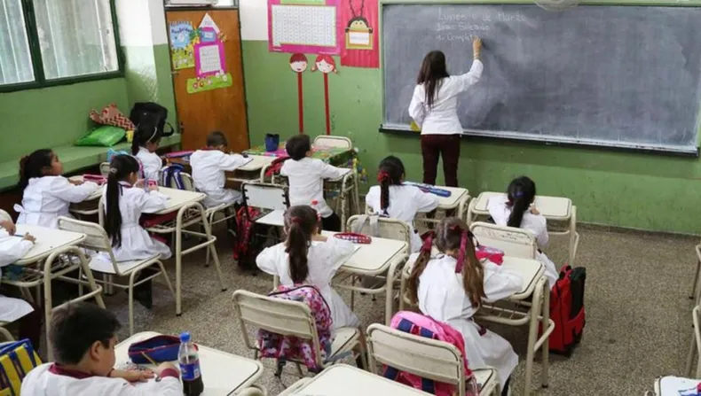 Destacan la incorporación de una hora más de clase en escuelas primarias