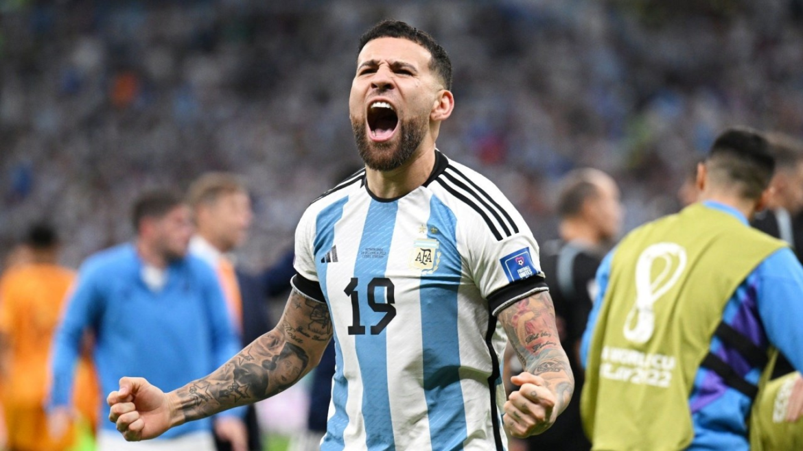Nicolás Otamendi le colocó un bozal legal a su ex
