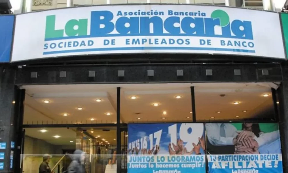 La Asociación Bancaria rechazó oferta salarial patronal y el miércoles volverán a reunirse