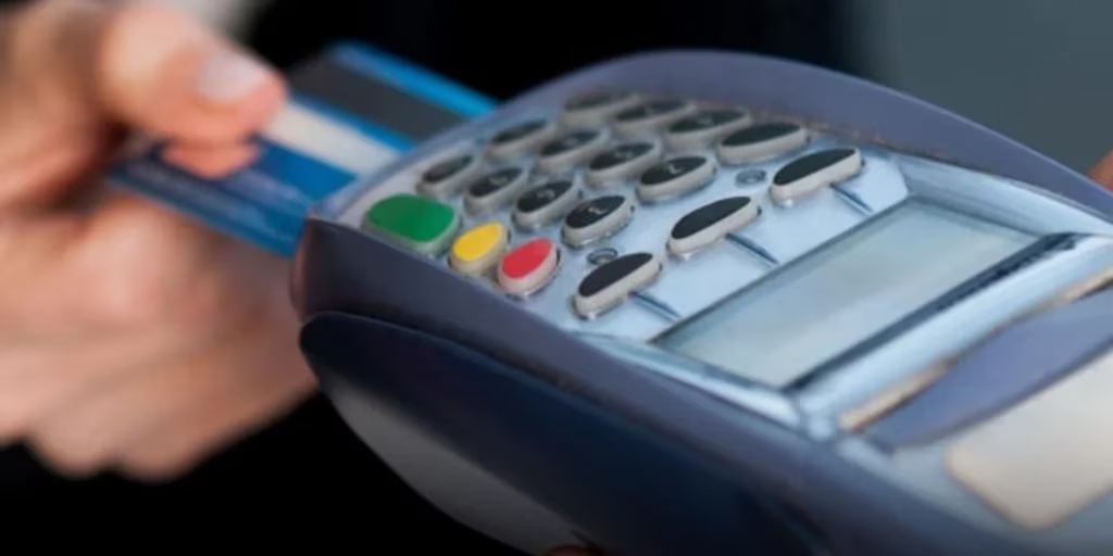 Legisladores porteños votan la derogación del impuesto a las tarjetas creado por el GCBA en 2021