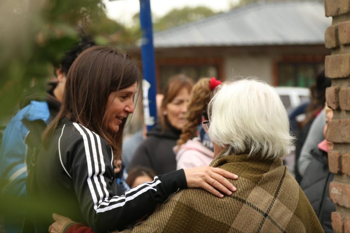 Fernanda Raverta: “Los vecinos se merecen un barrio con más desarrollo y servicios; y nosotros vamos a hacerlo”