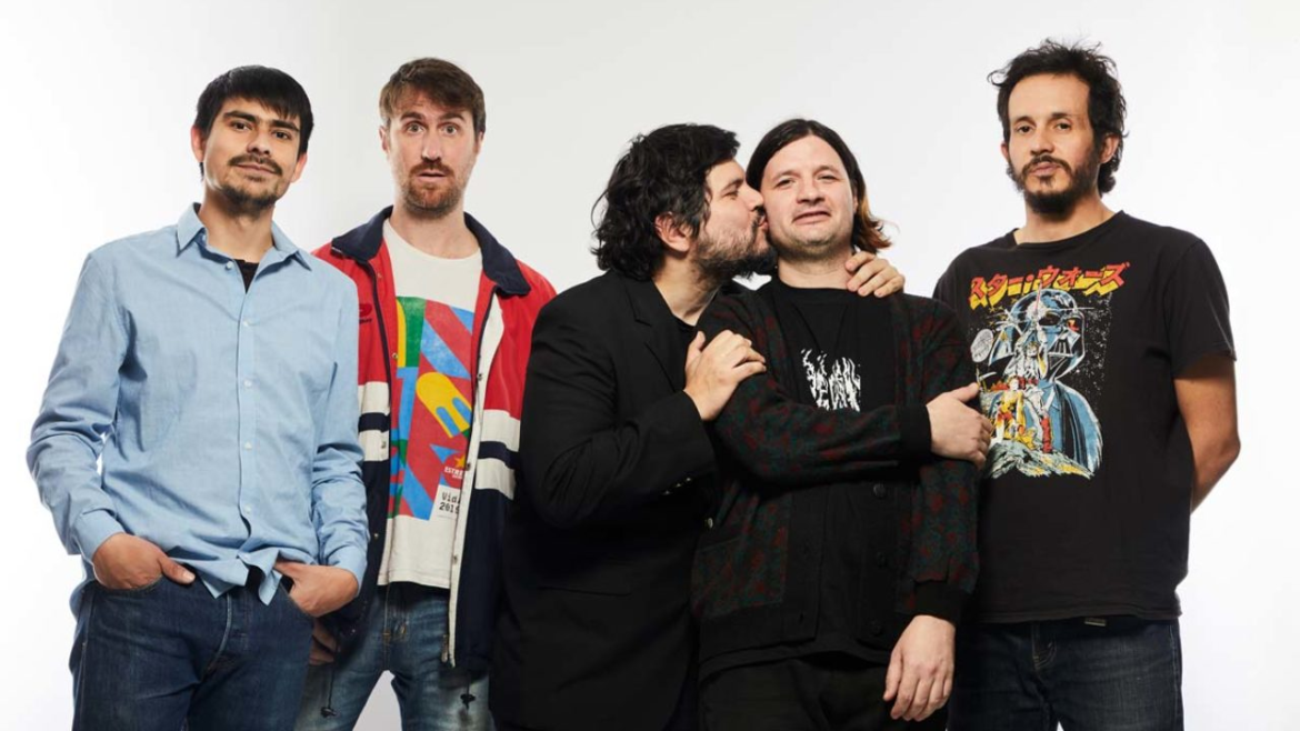 La banda platense Él Mató a un Policía Motorizado estrena nuevo single de su próximo álbum