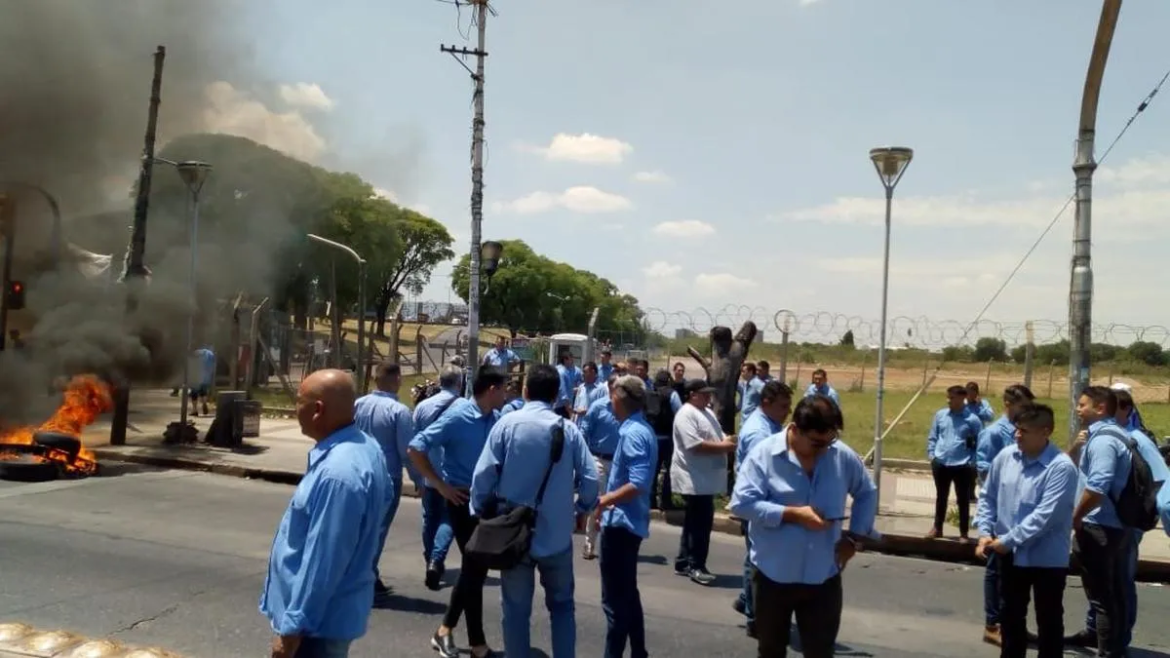 La UTA realiza paro de colectivos en zona oeste del Gran Buenos Aires por el asesinato de un chofer