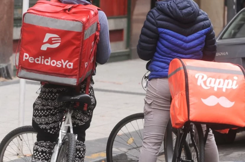 Imputan a Rappi y PedidosYa por cobros extras en envíos