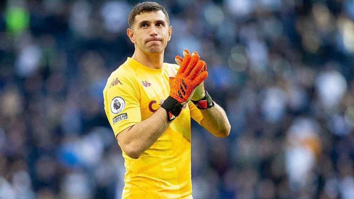 Dibu Martínez cambiará de club en Inglaterra