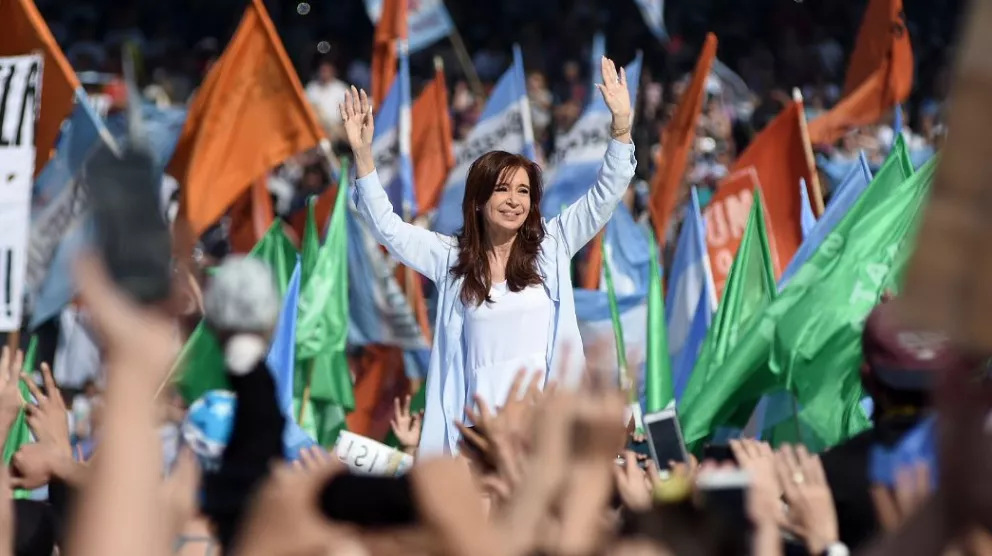 Cristina Kirchner como única oradora encabeza un acto en Plaza de Mayo