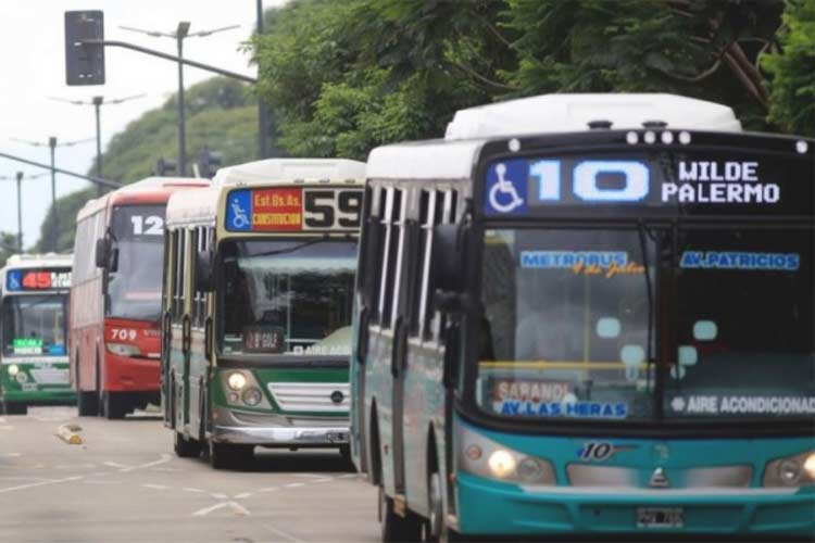 UTA levantó el paro de colectivos en el AMBA y mantiene medida de fuerza en el interior